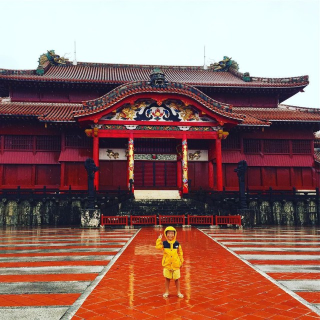 Tayhoon_rain_and_nobody_in_the_Shuri_castle._________________________________________________________________________________________kidstrip__kidscamp__haltrip2016__Naha__okinawa__japantrip